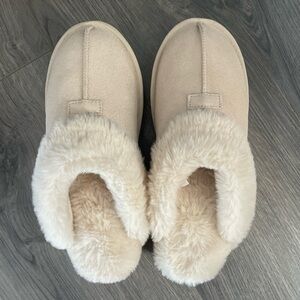 Plush Beige Women's Slippers